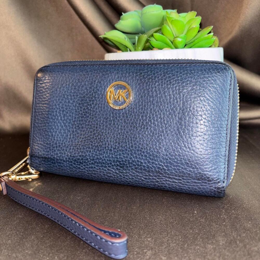 Michael Kors Navy Blue Leather Wristlet Wallet with Gold Logo - Picture 2 of 6